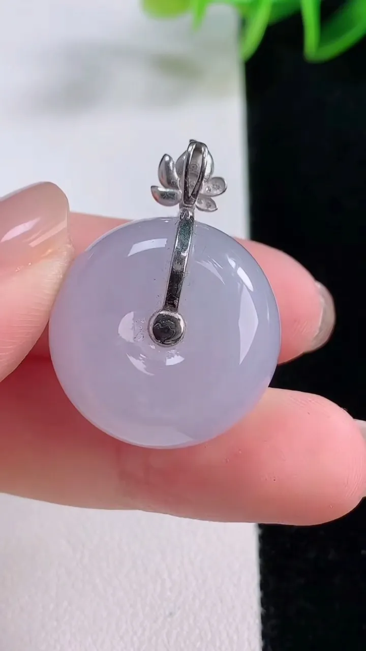 天然A货翡翠18K金紫罗兰路路通吊坠，尺寸22.3-12，重量:13.53g
11月24日