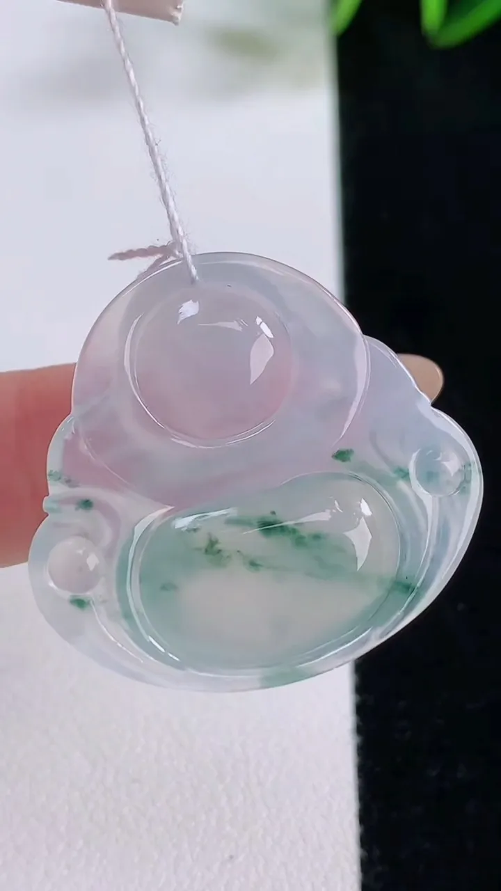 天然A货翡翠冰种飘花佛公吊坠，尺寸28.3-30.2-5，重量:6.69g
11月24日