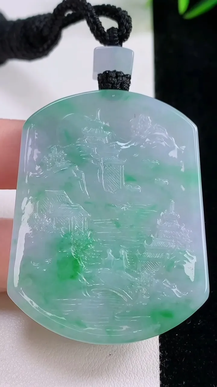 天然A货翡翠山水牌吊坠，尺寸53-40.7-5.8，重量:37.62g
11月24日