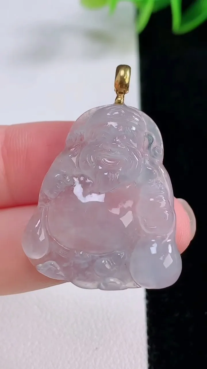 天然A货翡翠种白冰财神爷吊坠，尺寸31.2-26.8-4.9，重量:6.40g
11月24日