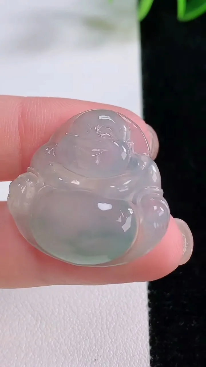 天然A货翡翠佛公吊坠，尺寸26.4-28.6-4.7，重量:5.65g
11月24日