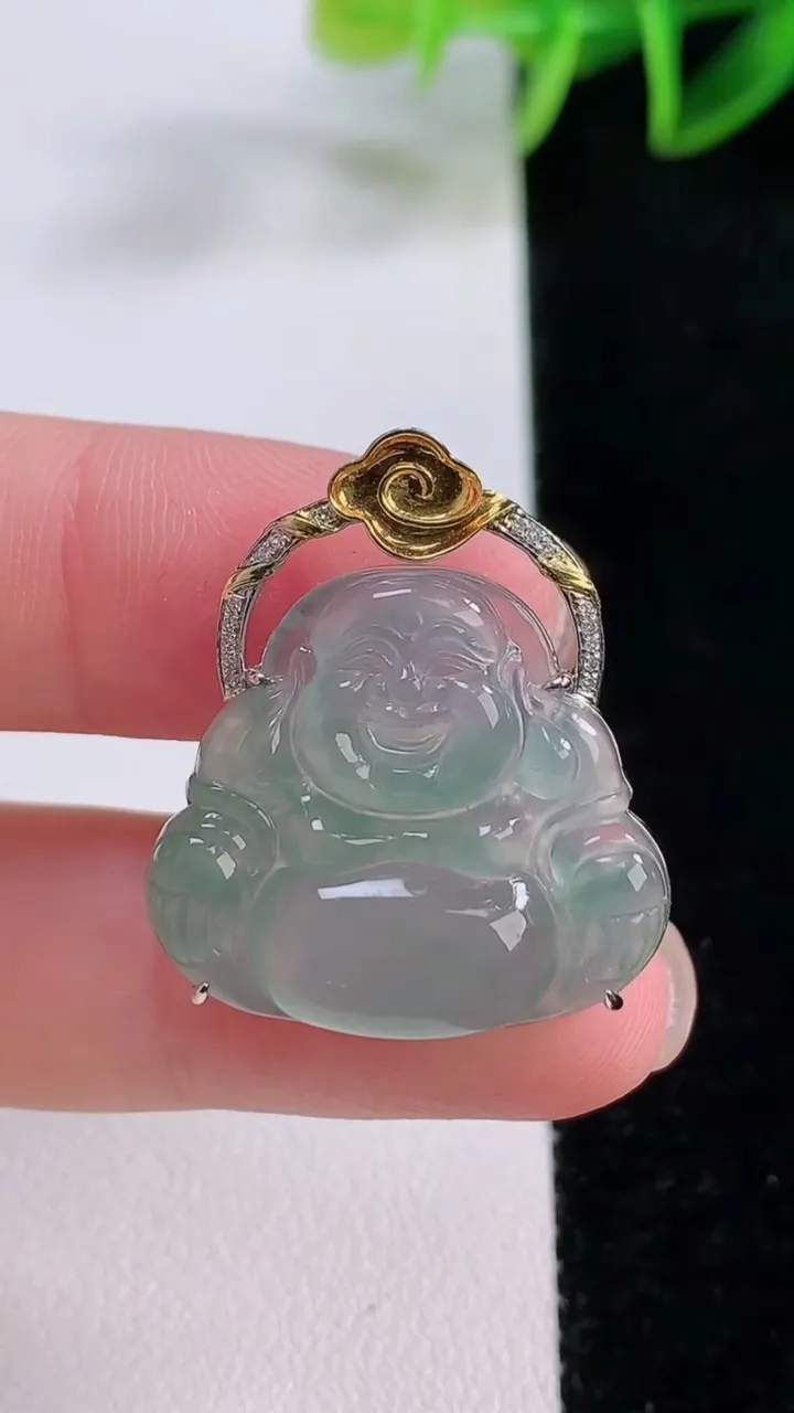 天然A货翡翠佛公吊坠，尺寸28-21.6-24-6.5，重量:4.94g
11月24日