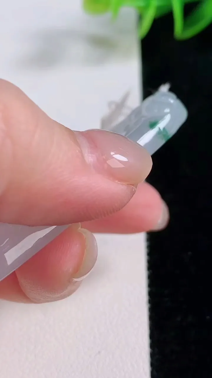 天然A货翡翠冰种飘花大日如来吊坠，尺寸64.2-33.8-7.4，重量:31.72g
11月24日