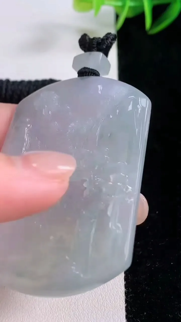 天然A货翡翠山水牌吊坠，尺寸57.2-42.5-5.4，重量:34.93g
11月24日