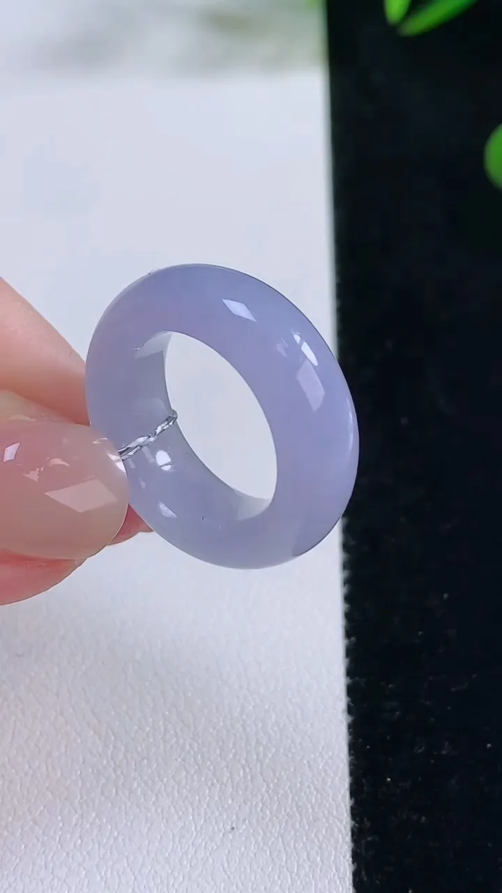 天然A货翡翠紫罗兰指环戒指，尺寸15.8-7-4.2，重量:6.25g2025年11月24日
工厂直