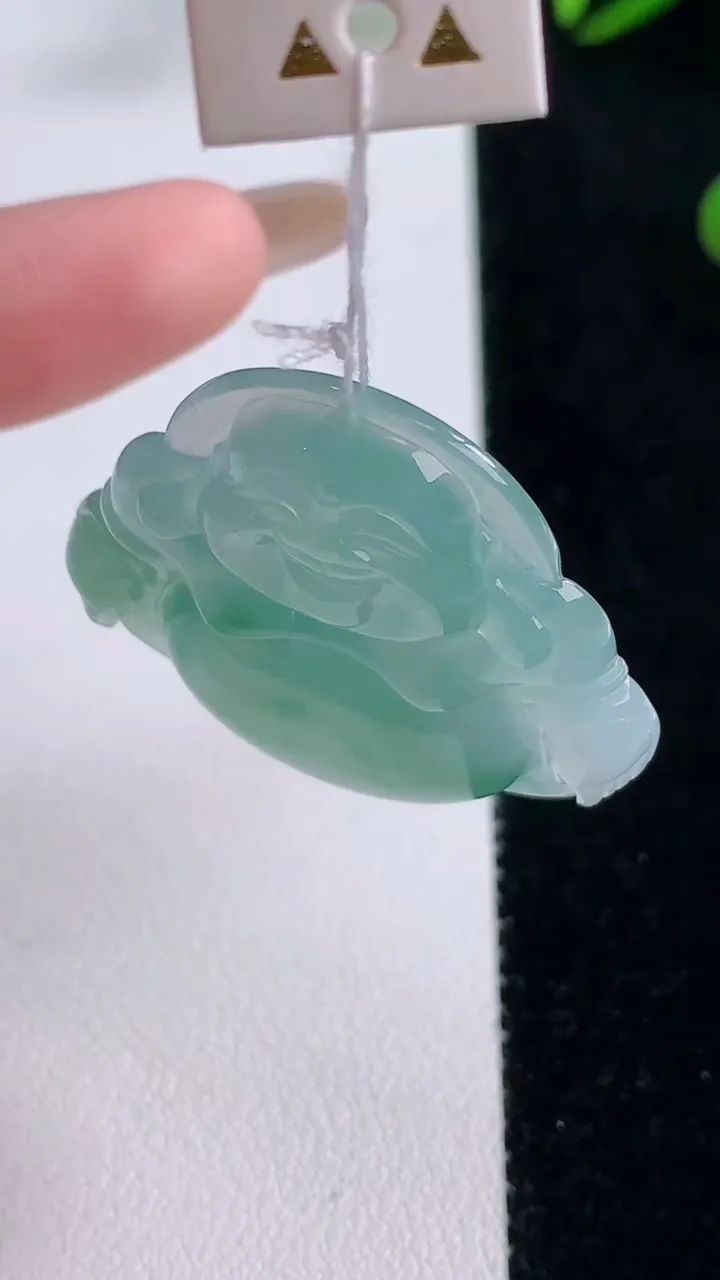 天然A货翡翠佛公吊坠，尺寸31.6-34.6-5.8，重量:9.87g
11月24日