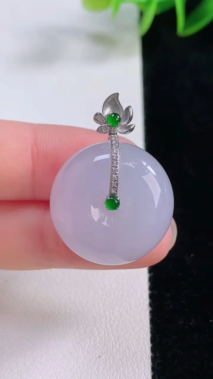 天然A货翡翠18K金紫罗兰路路通吊坠，尺寸22.3-12，重量:13.53g
11月24日