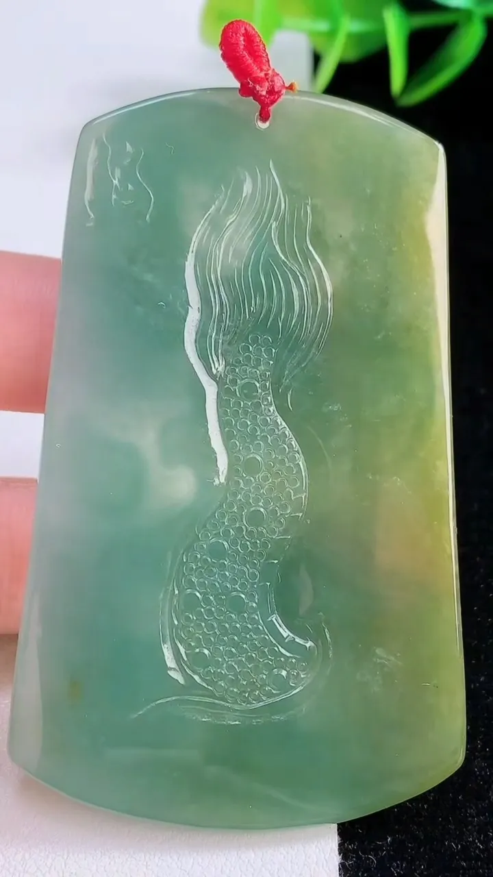 天然A货翡翠双彩祥龙关公吊坠，尺寸72.3-44-5.5，重量:39.68g
11月24日