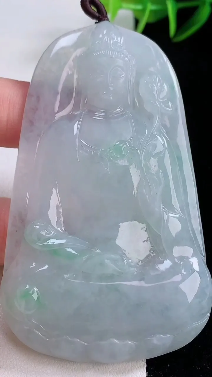 天然A货翡翠大势至菩萨吊坠，尺寸78.8-47.5-7.5，重量:54.72g
11月24日