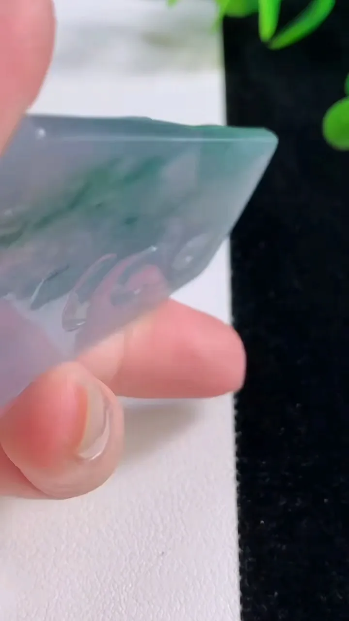 天然A货翡翠种紫罗兰飘花文殊菩萨吊坠，尺寸61-42.3-5.3，重量:30.97g
11月24日