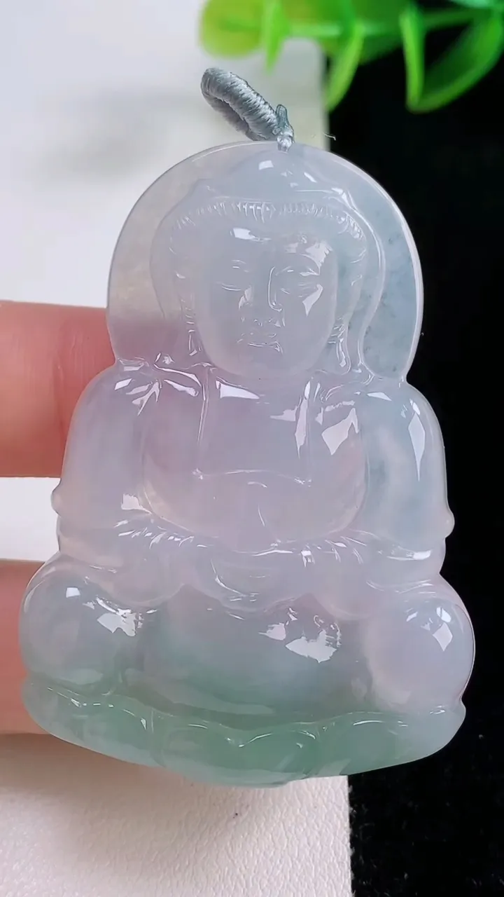 天然A货翡翠观音菩萨吊坠，尺寸54.2-38.8-5.6，重量:21.15g
11月24日