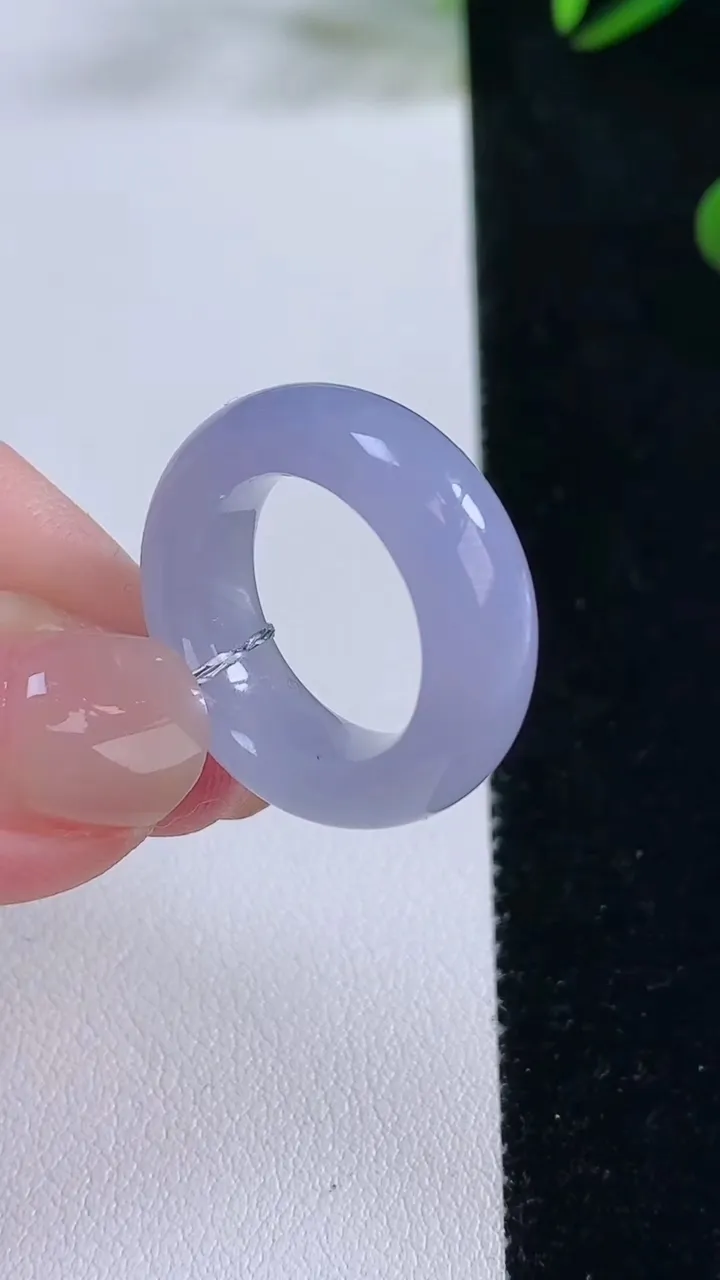 天然A货翡翠紫罗兰指环戒指，尺寸15.8-7-4.2，重量:6.25g2025年11月24日
工厂直