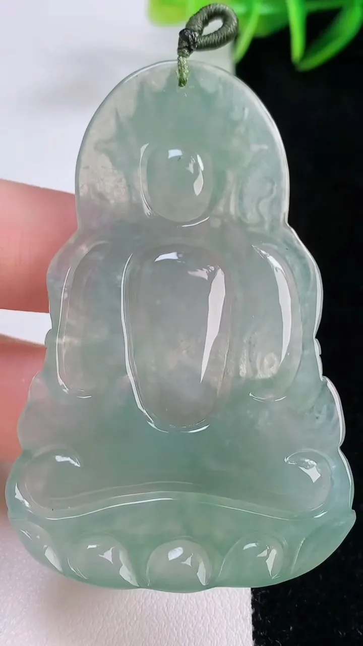 天然A货翡翠度母观音吊坠，尺寸63.8-41.2-5.5，重量:25.52g
11月24日