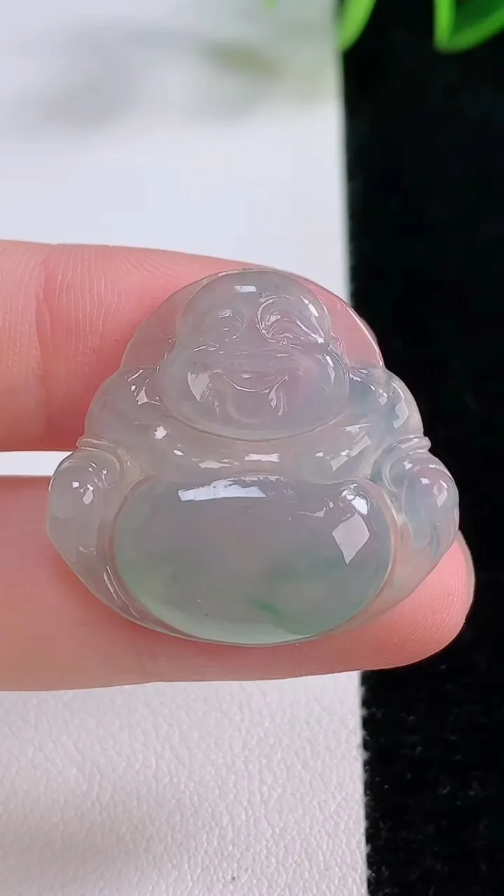 天然A货翡翠佛公吊坠，尺寸26.4-28.6-4.7，重量:5.65g
11月24日
