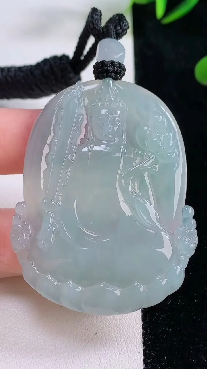 天然A货翡翠虚空藏菩萨吊坠，尺寸53.3-41.7-5.7，重量:31.96g
11月24日