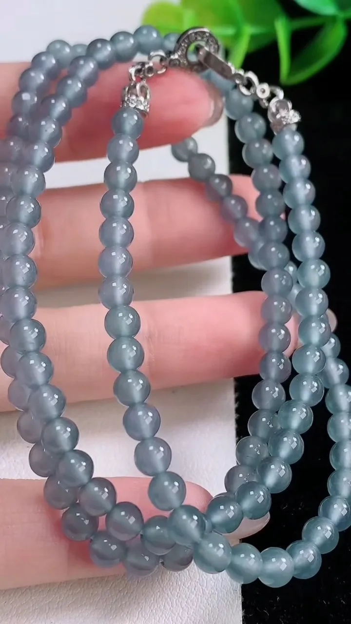 天然A货翡翠圆珠项链，尺寸4.6-118颗，重量:23.76g
11月24日