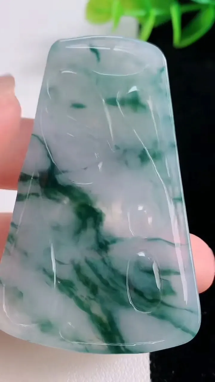 天然A货翡翠冰种飘花普贤菩萨吊坠，尺寸62-38.7-4.3，重量:23.69g
11月24日