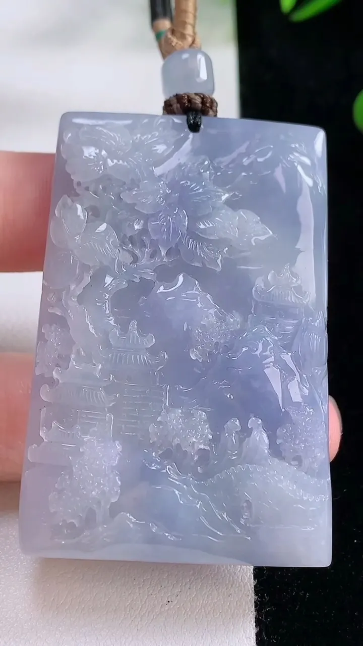 天然A货翡翠牌吊坠，尺寸5.4-36.8-9.3，重量:55.10g
11月24日