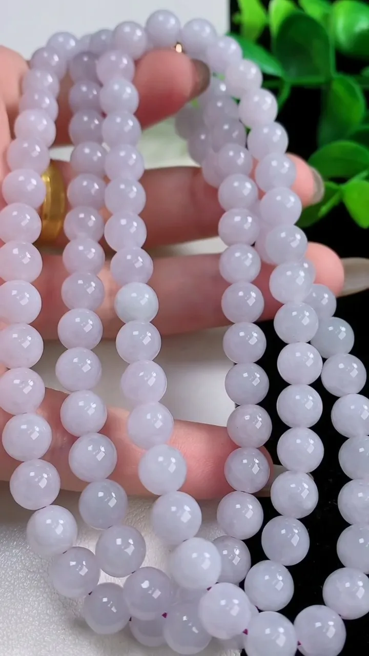 天然A货翡翠紫罗兰圆珠项链，尺寸7.2-108颗，重:70.21g11月24日
工厂直销收藏佳品,种好水足，色泽均匀，有种有色，上手高大气！