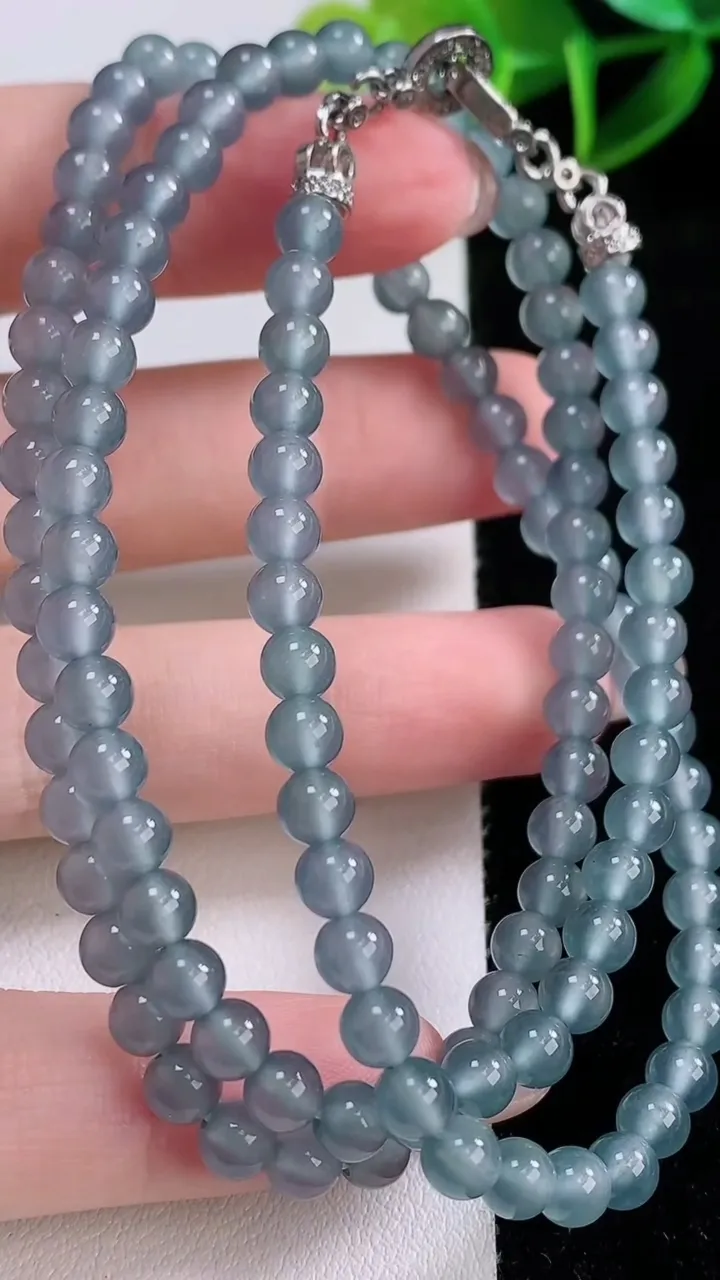 天然A货翡翠圆珠项链，尺寸4.6-118颗，重量:23.76g
11月24日