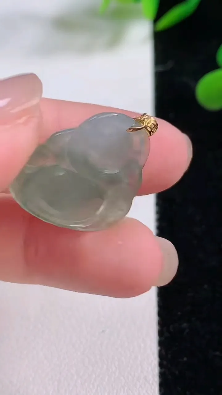 天然A货翡翠佛公吊坠，尺寸25-23.8-5，重:3.42g
11月24日