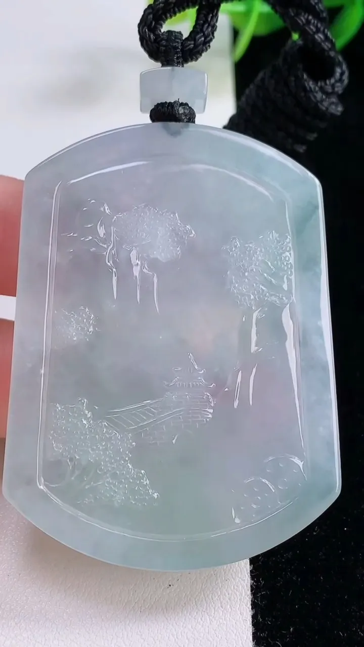 天然A货翡翠山水牌吊坠，尺寸57.2-42.5-5.4，重量:34.93g
11月24日