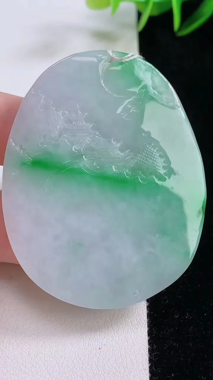 天然A货翡翠山水牌吊坠，尺寸56.4-45.4-5.4，重量:30.00g
11月24日