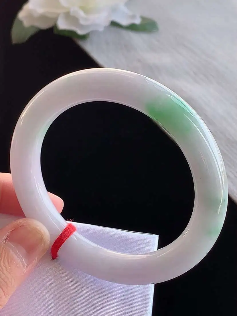 a货翡翠老坑冰种飘绿圆条手镯54-55圈口  尺寸54×10.4mm 1123