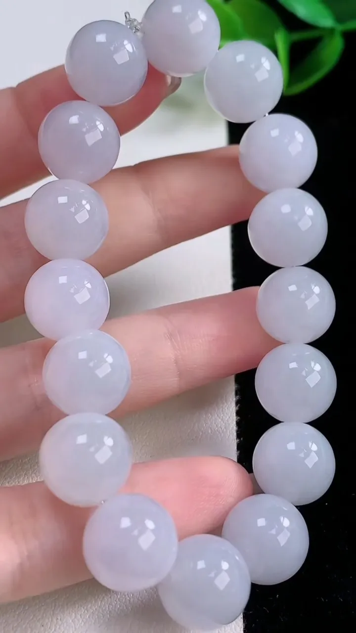 天然A货翡翠紫罗兰圆珠手串，尺寸12-16颗，重量:47.88g11月24日
工厂直销收藏佳品,种好水足，色泽均匀，有种有色，上手高大气！