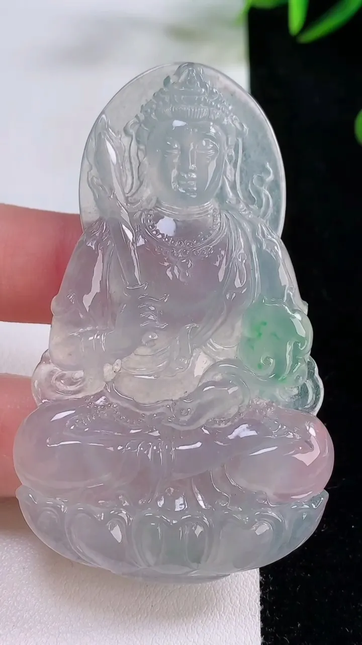 天然A货翡翠虚空藏菩萨吊坠，尺寸67.3-41.2-5.7，重量:28.95g
11月24日