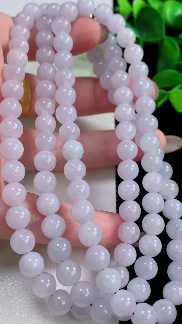 天然A货翡翠紫罗兰圆珠项链，尺寸7.2-108颗，重:70.21g11月24日
工厂直销收藏佳品,种好水足，色泽均匀，有种有色，上手高大气！