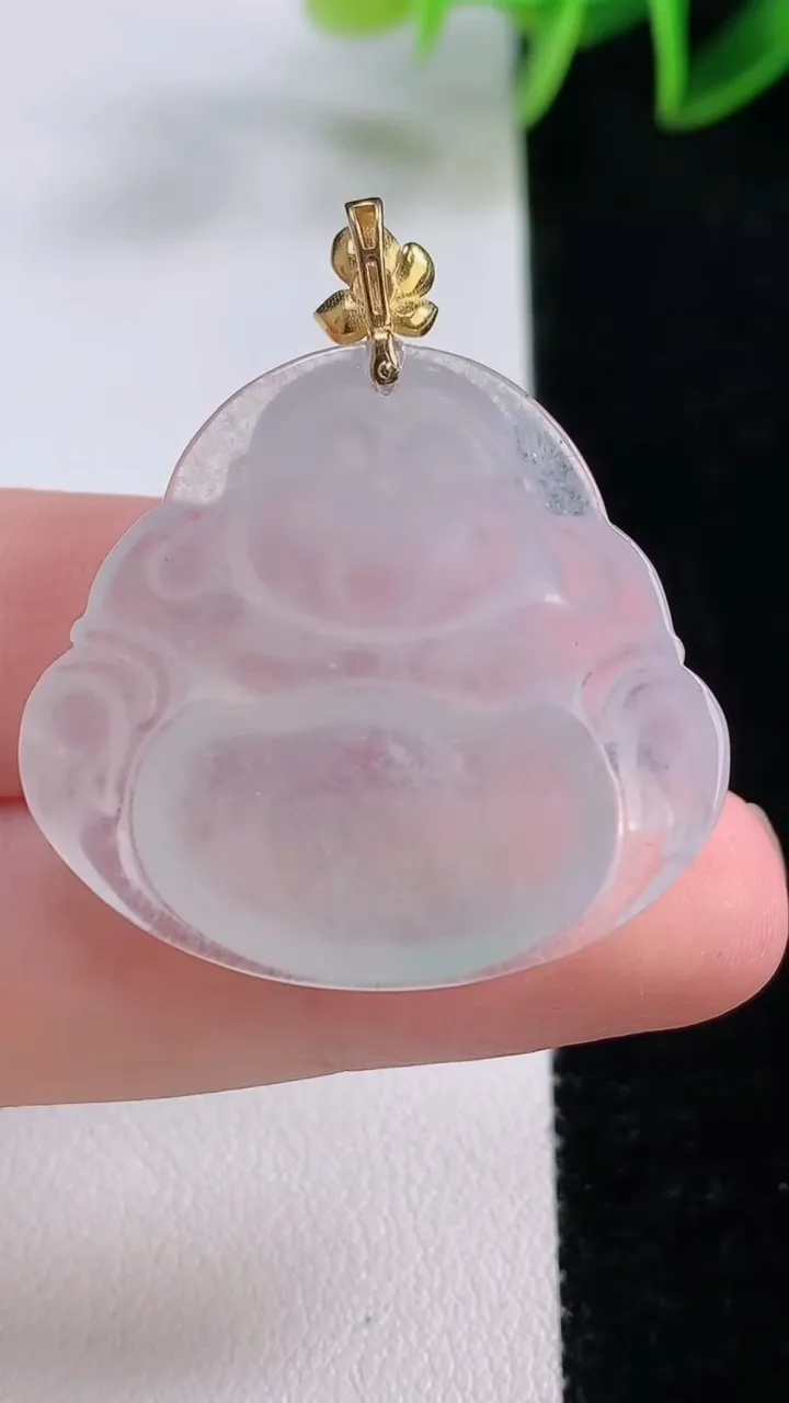天然A货翡翠种白冰佛公吊坠，尺寸29.8-32.3-5.5，重量:8.87g
11月24日