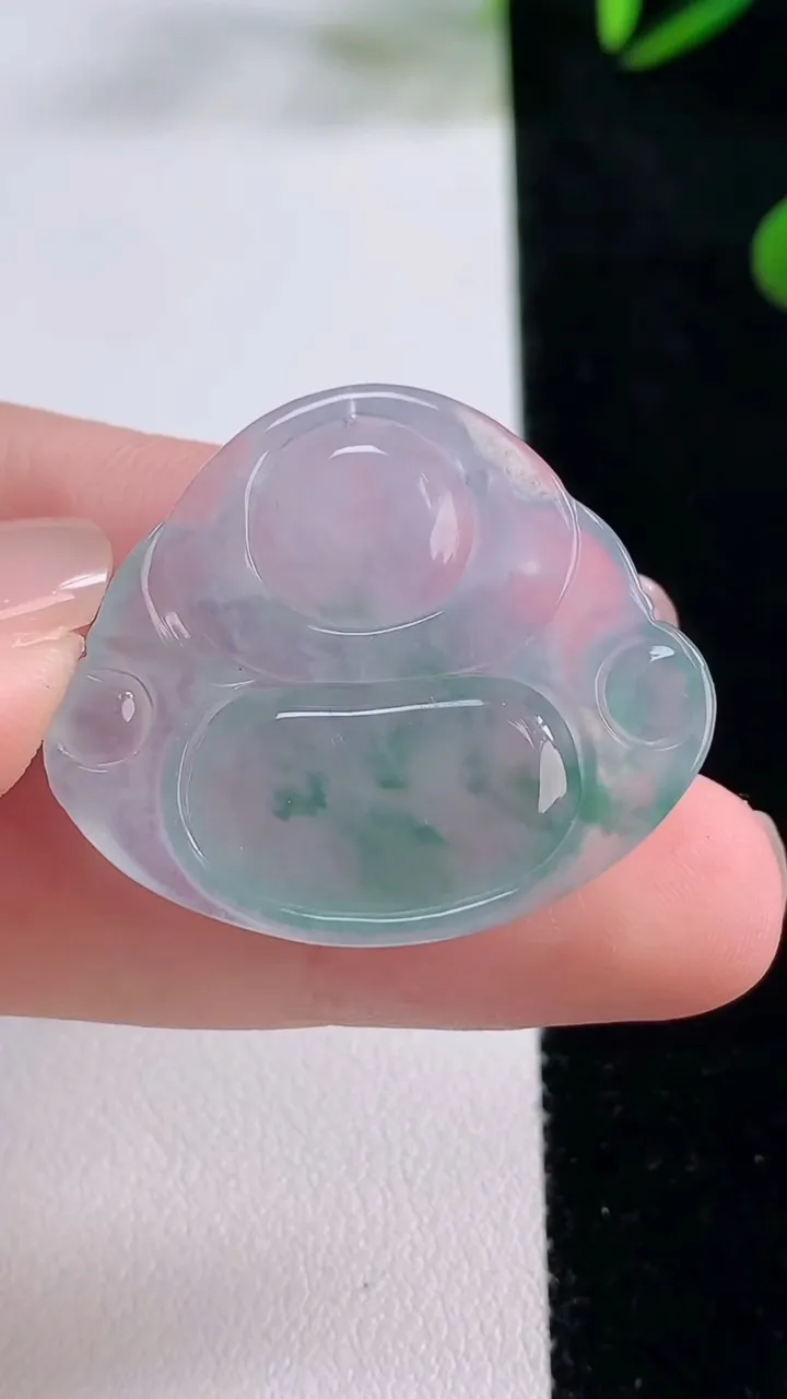 天然A货翡翠冰种飘花佛公吊坠，尺寸27.2-32.2-5.7，重量:7.81g
11月24日