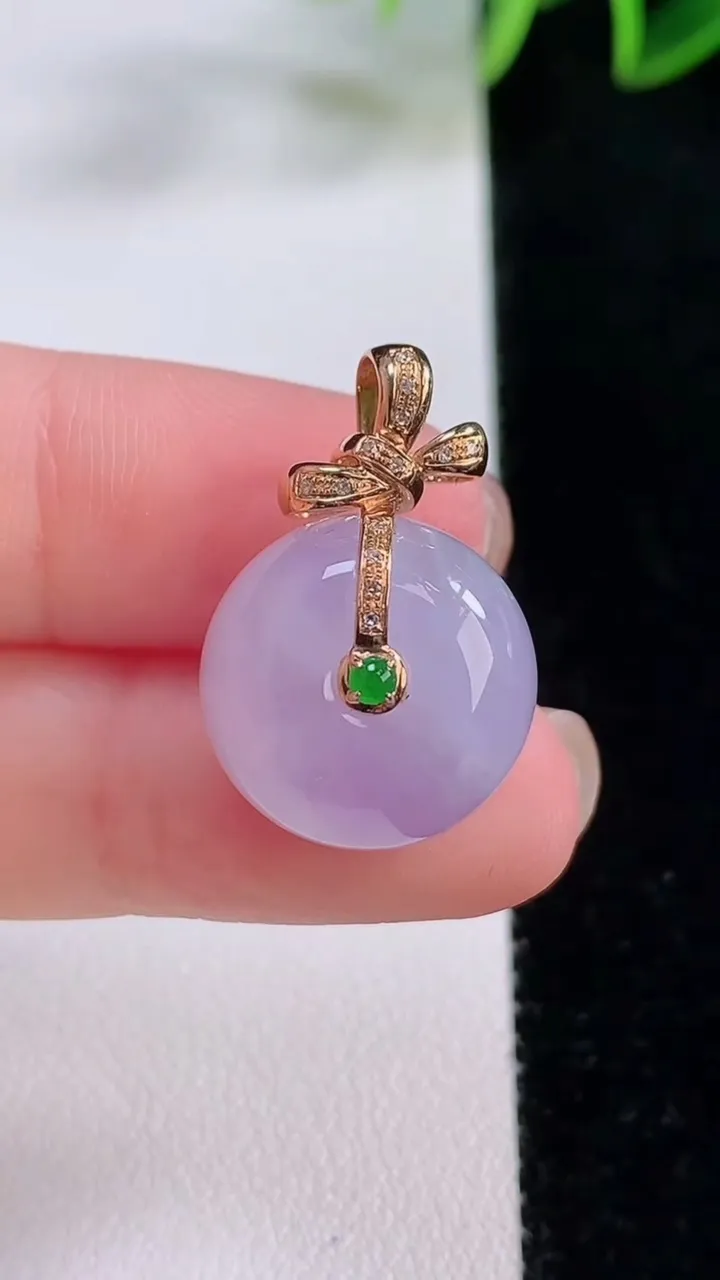 天然A货翡翠18K金紫罗兰路路通吊坠，尺寸16-11，重量:7.09g
11月24日