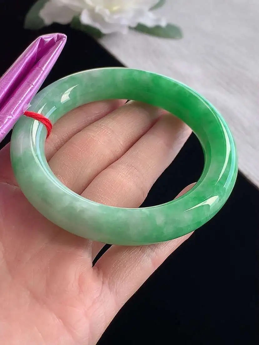 a货翡翠老坑冰种飘绿圆条手镯53-54圈口  尺寸53.5×10mm 1123