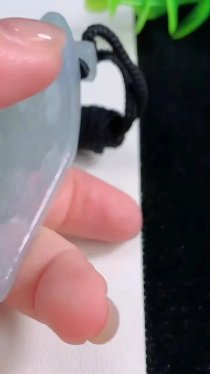 天然A货翡翠山水牌吊坠，尺寸57.2-42.5-5.4，重量:34.93g
11月24日