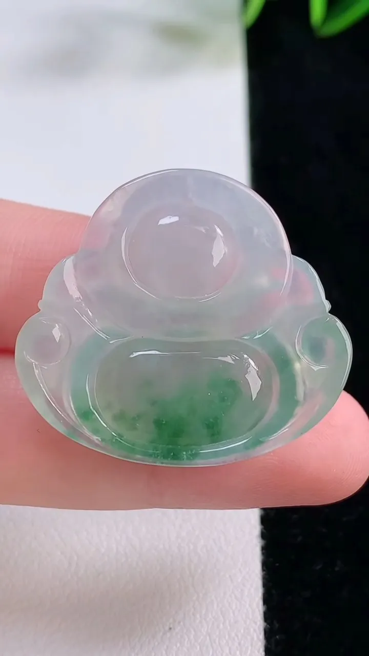 天然A货翡翠冰种飘花佛公吊坠，尺寸29-32.6-5.9，重量:8.34g
11月24日