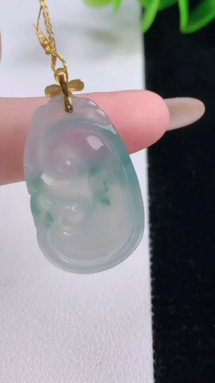 天然A货翡翠种飘花如意吊坠，尺寸30.4-18-5，重量:5.91g
11月24日