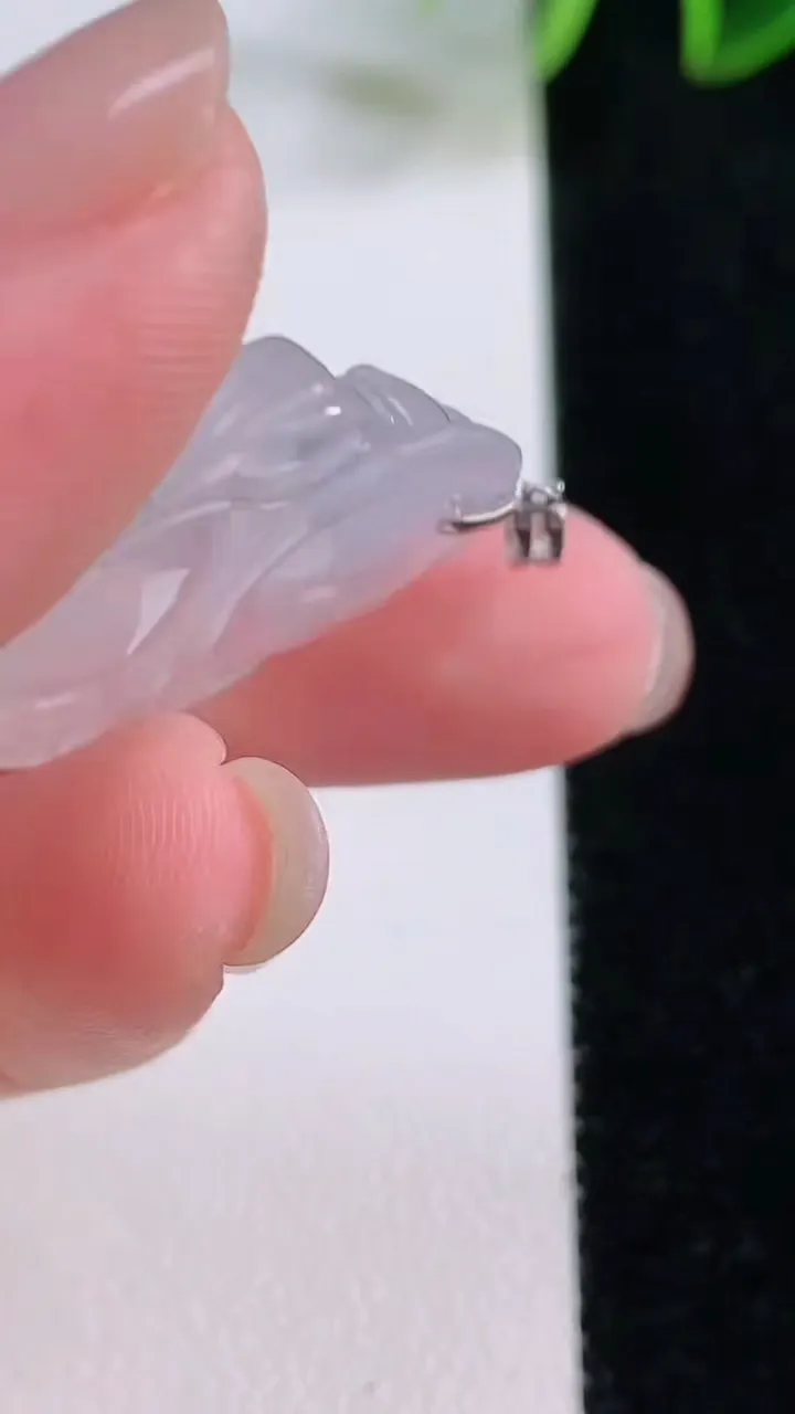 天然A货翡翠佛公吊坠，尺寸24.8-29.2-6，重量:6.89g
11月24日