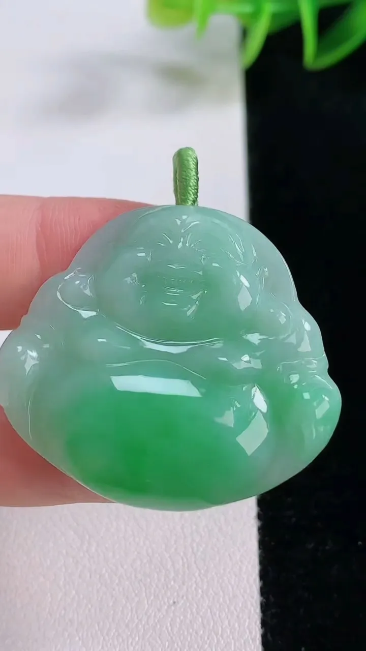 天然A货翡翠佛公吊坠，尺寸32.8-37.2-6，重量:13.19g
11月24日
