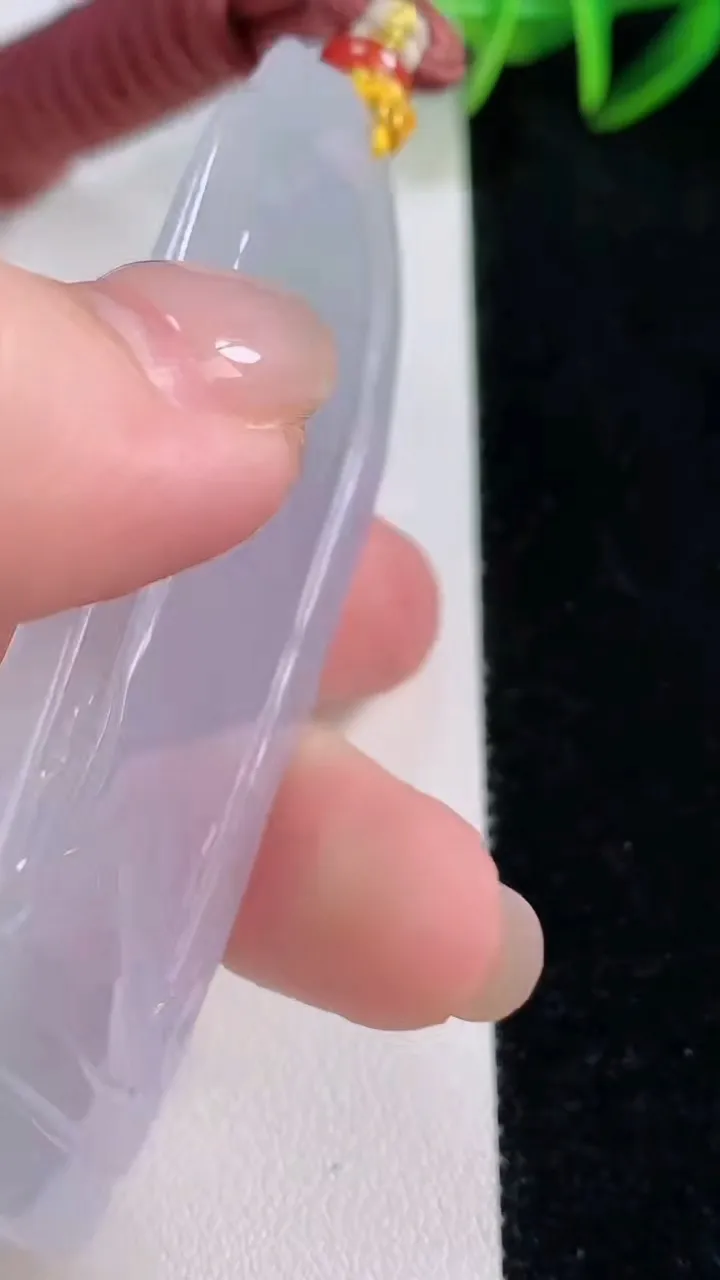 天然A货翡翠千手观音吊坠，尺寸72.3-34.5-8.5，重量:46.19g
11月24日