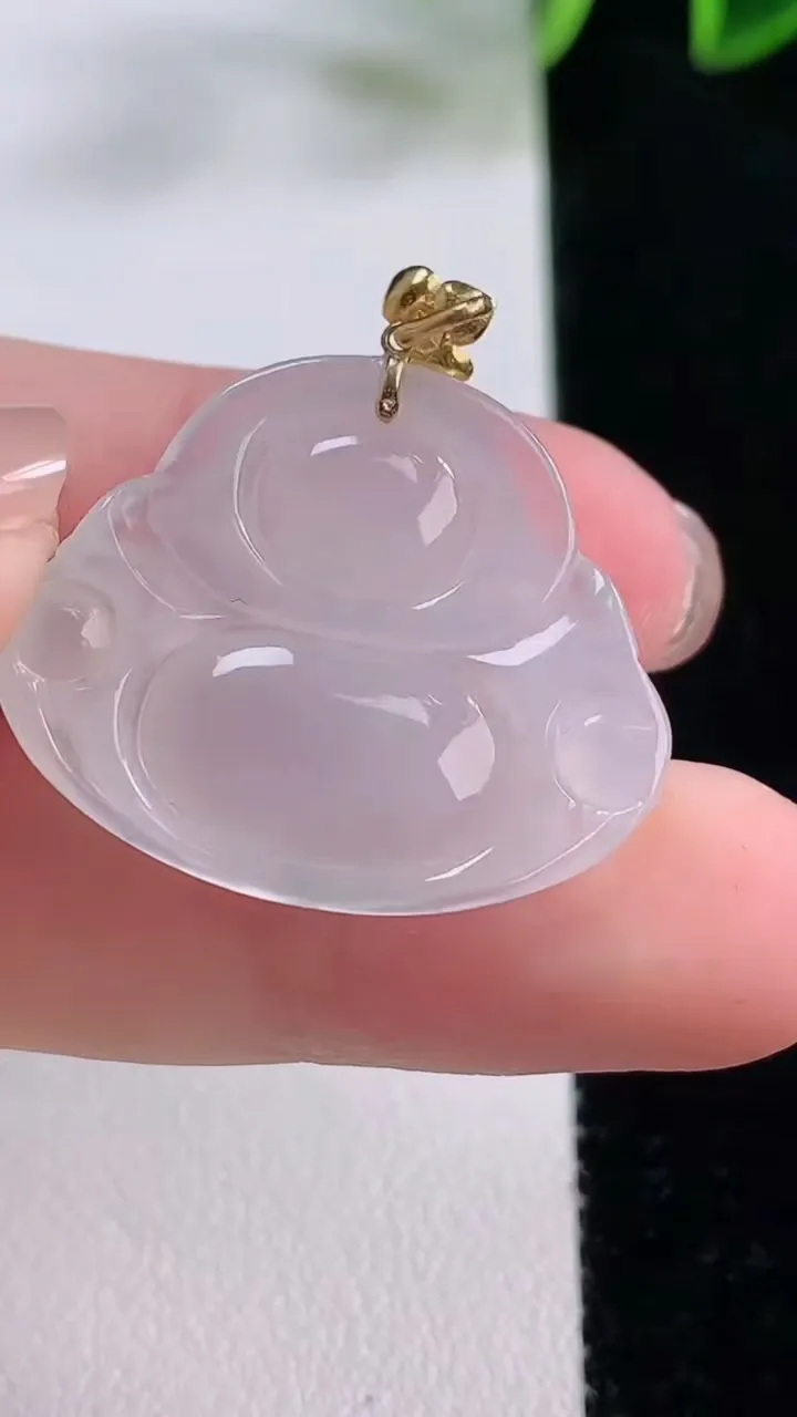 天然A货翡翠种白冰佛公吊坠，尺寸22.7-27.6-5.7，重量:5.42g
11月24日