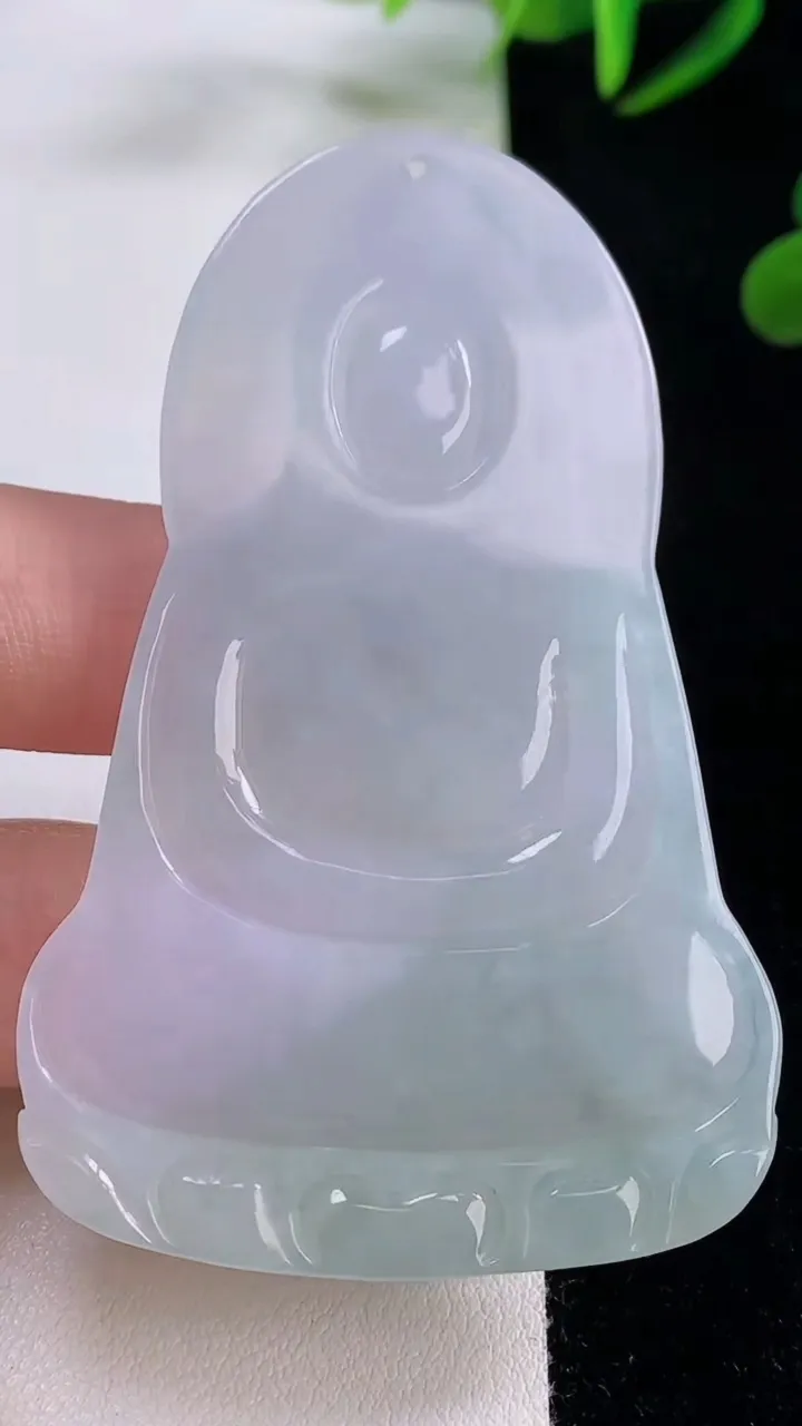 天然A货翡翠观音菩萨吊坠，尺寸68.5-43.6-6.7，重量:36.47g
11月24日