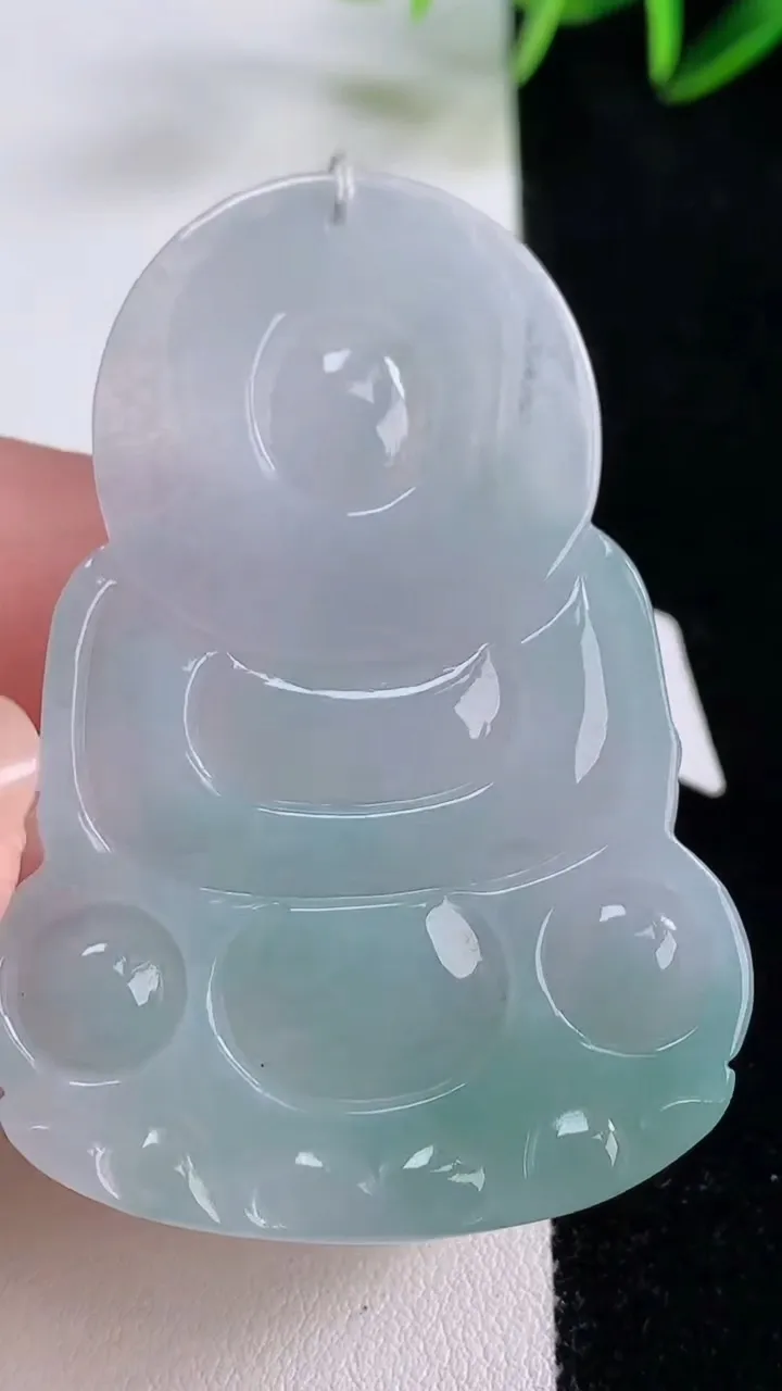 天然A货翡翠观音菩萨吊坠，尺寸55.3-38.8-5.8，重量:21.06g
11月24日