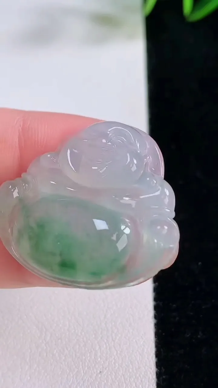 天然A货翡翠冰种飘花佛公吊坠，尺寸29-32.6-5.9，重量:8.34g
11月24日