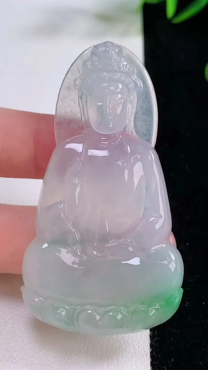 天然A货翡翠观音菩萨吊坠，尺寸64.5-35.6-6.7，重量:28.01g
11月24日