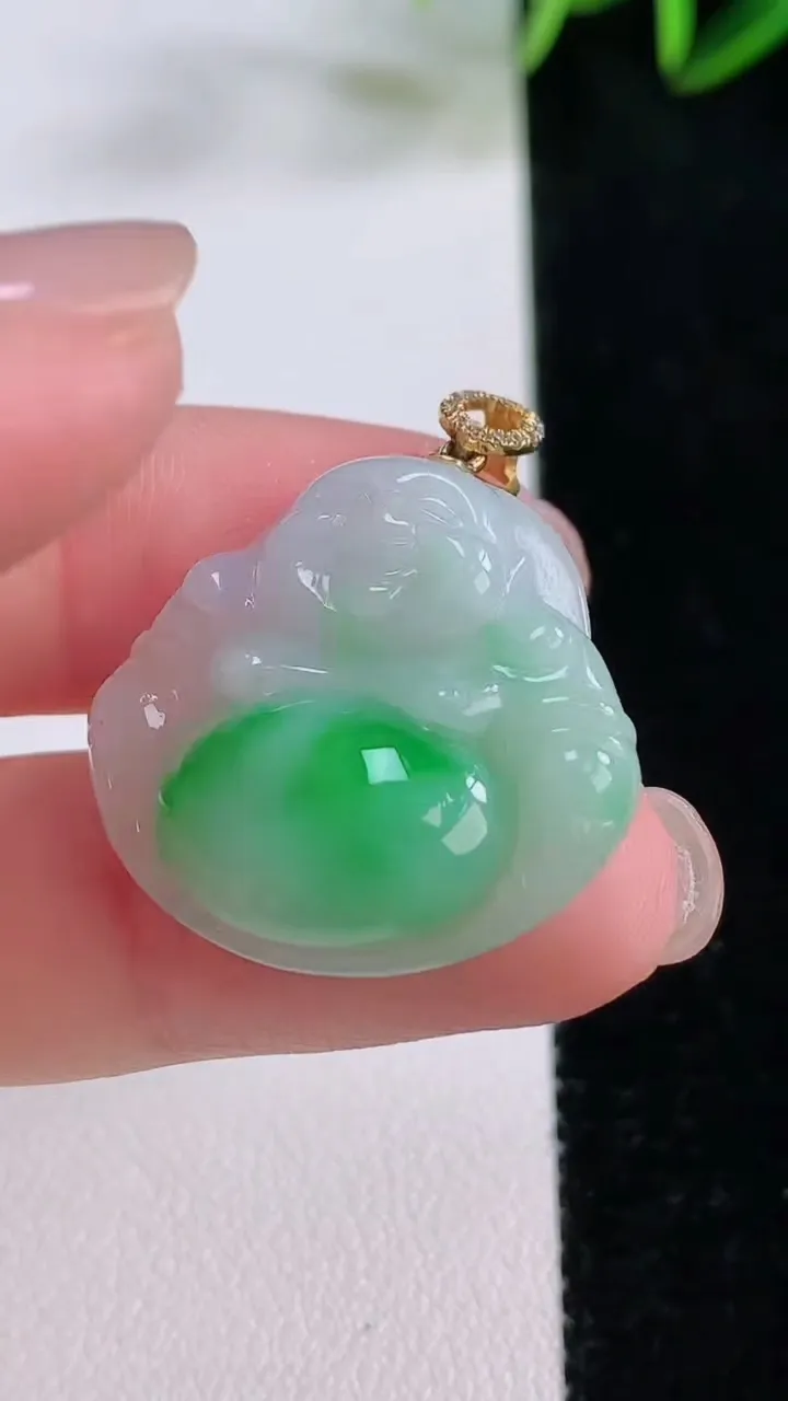 天然A货翡翠佛公吊坠，尺寸24-25.6-5.5，重量:5.69g
11月24日