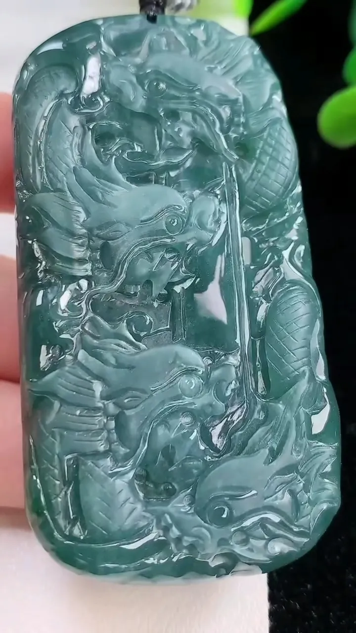 天然A货翡翠九龙至尊 龙牌吊坠，尺寸67.8-36.3-12.6，重:67.27g
11月24日