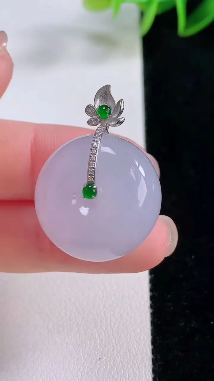 天然A货翡翠18K金紫罗兰路路通吊坠，尺寸22.3-12，重量:13.53g
11月24日