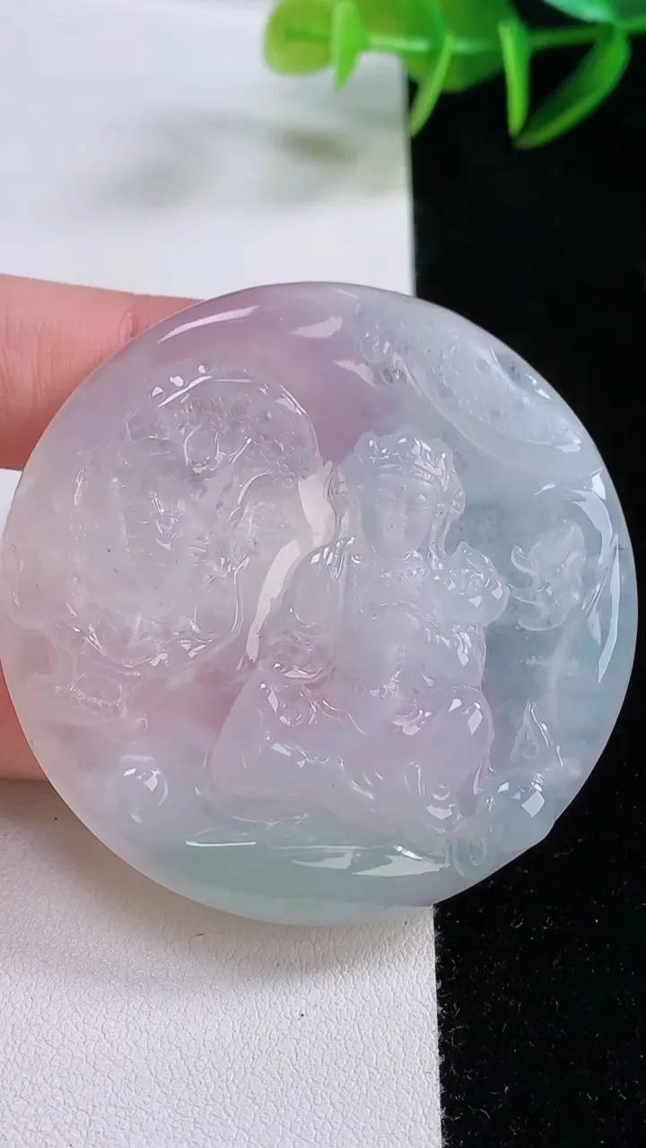 天然A货翡翠祥龙大势至菩萨吊坠，尺寸52.3-5.7，重量:29.40g
11月24日